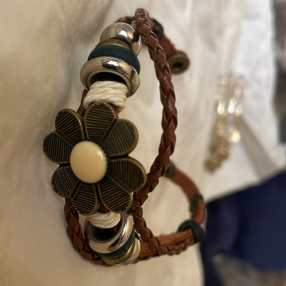 4/$25 Sheng Tong Bracelet